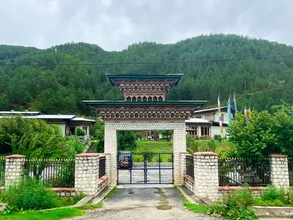 Gongkhar Hotel