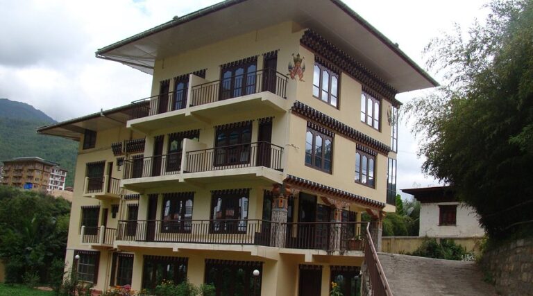 Pamtsho Hotel