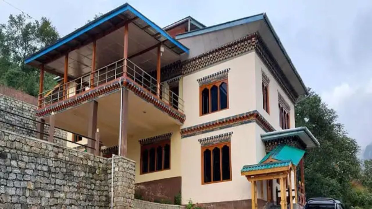Tendrel Resort in Trongsa offering comfortable mountain-view rooms, traditional Bhutanese design, and easy access to historic sites in central Bhutan.